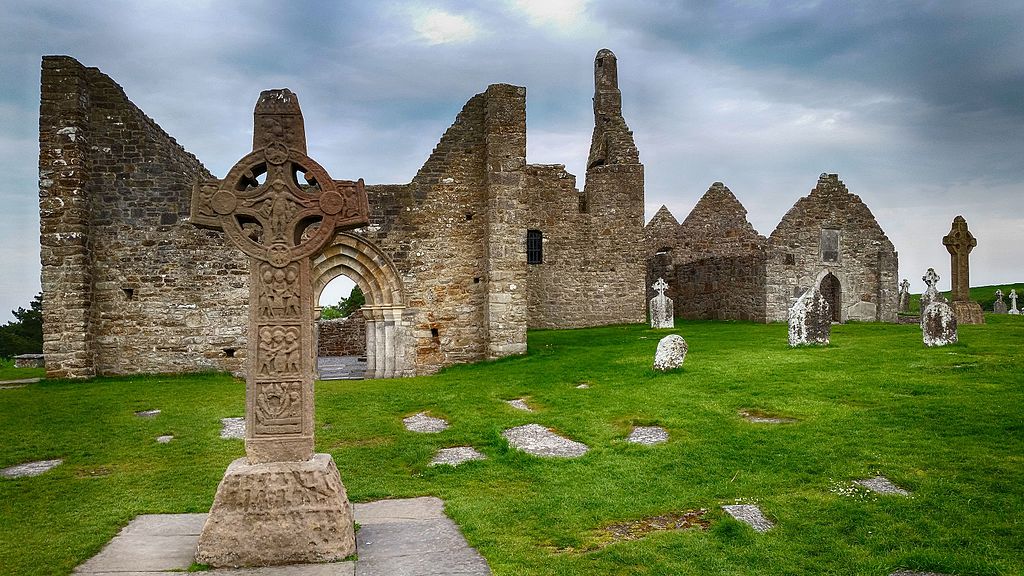 Situl Monastic Clonmacnoise Obiective Turistice Irlanda Clonmacnoise