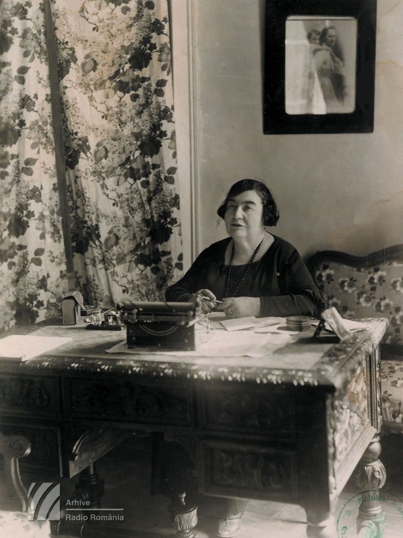 Elena Vacarescu1