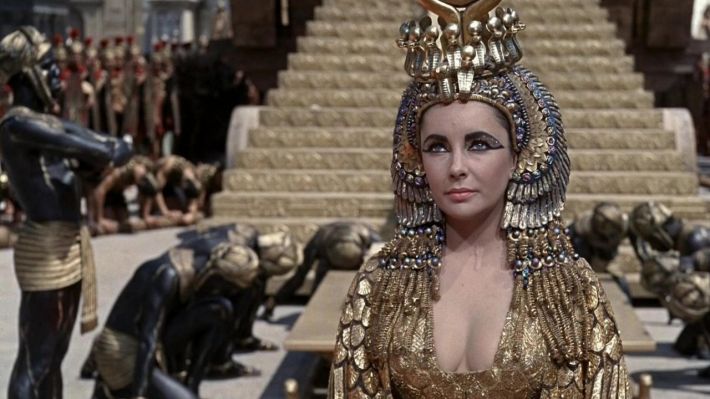 Elizabeth Taylor in rolul Reginei Cleopatra in filmul "Cleopatra", Foto: rolbenzaken.vip-blog.com