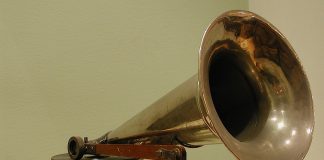 Cine, cand si cum a inventat discul de patefon? Gramophone