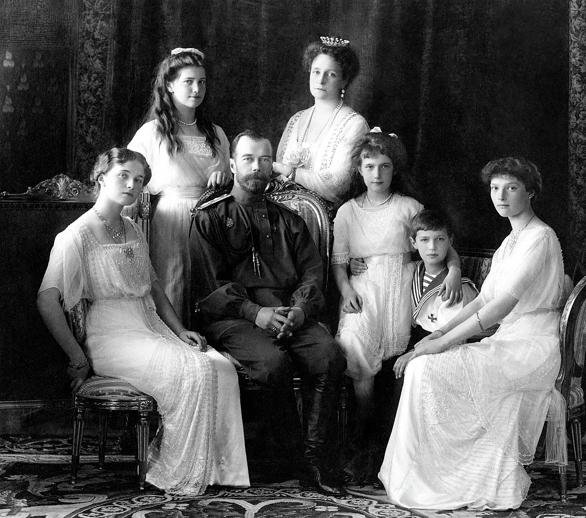 Anastasia Romanov alaturi de familia ei