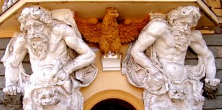 Sculpturi in detaliu