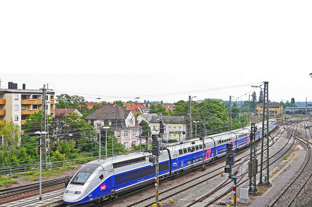 Linie de cale ferata magnetica