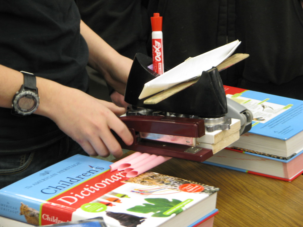 Cum este corect – noștri sau noștrii