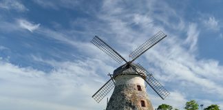 Morile de vant – o istorie de peste 2000 de ani moara de vant