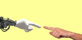 Este omul capabil de empatie fata de roboti? omul empatic cu robotii