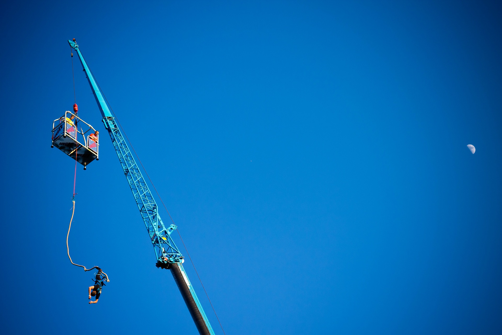 Bungee jumping1