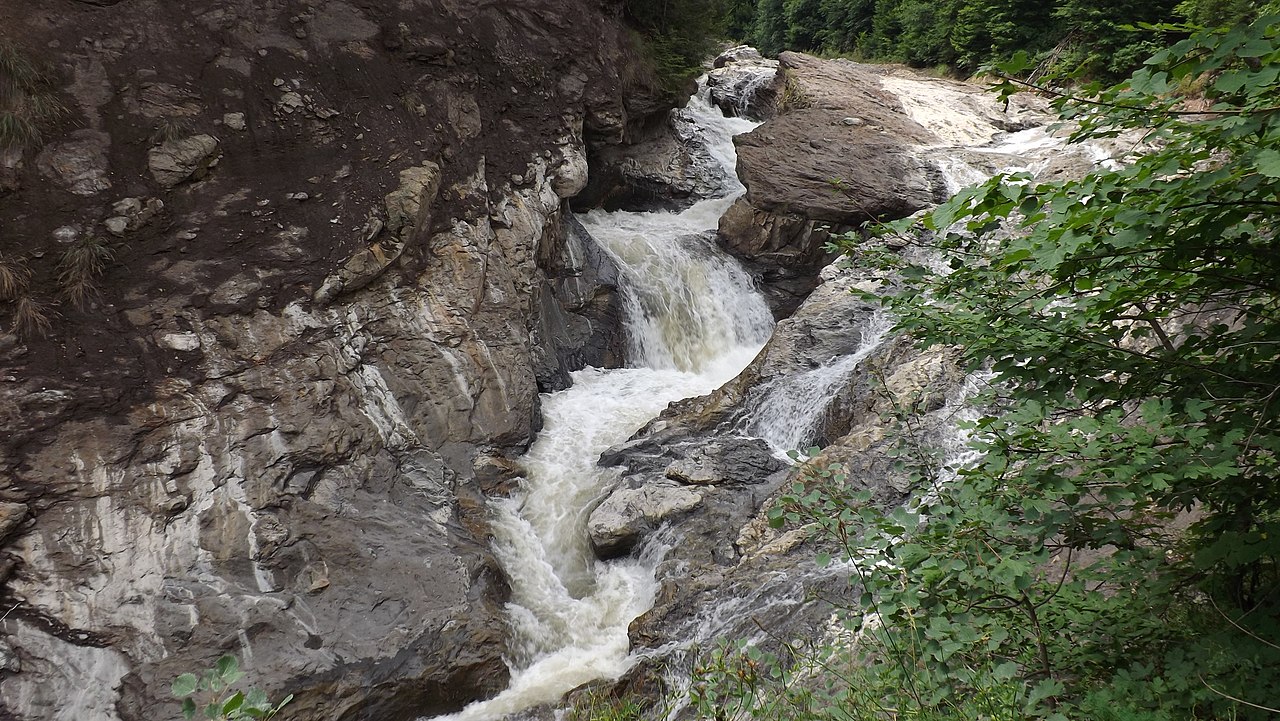 Cascada Putna