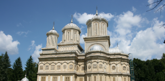 Mânăstirea Curtea de Argeș și legendele ce o împrejmuiesc manastirea curtea de arges