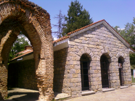 thracian tomb