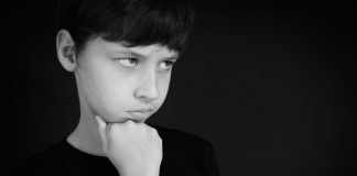 Cum este corect – ora doisprezece sau ora douăsprezece