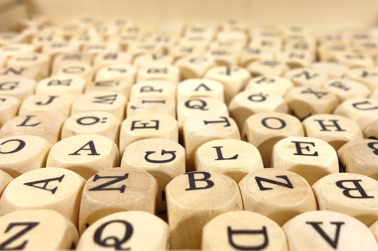 Scrierea unor cuvinte cu litere duble – stiinta, fiinta, a innopta, a innoi, a accepta, a coopta, continuu etc.