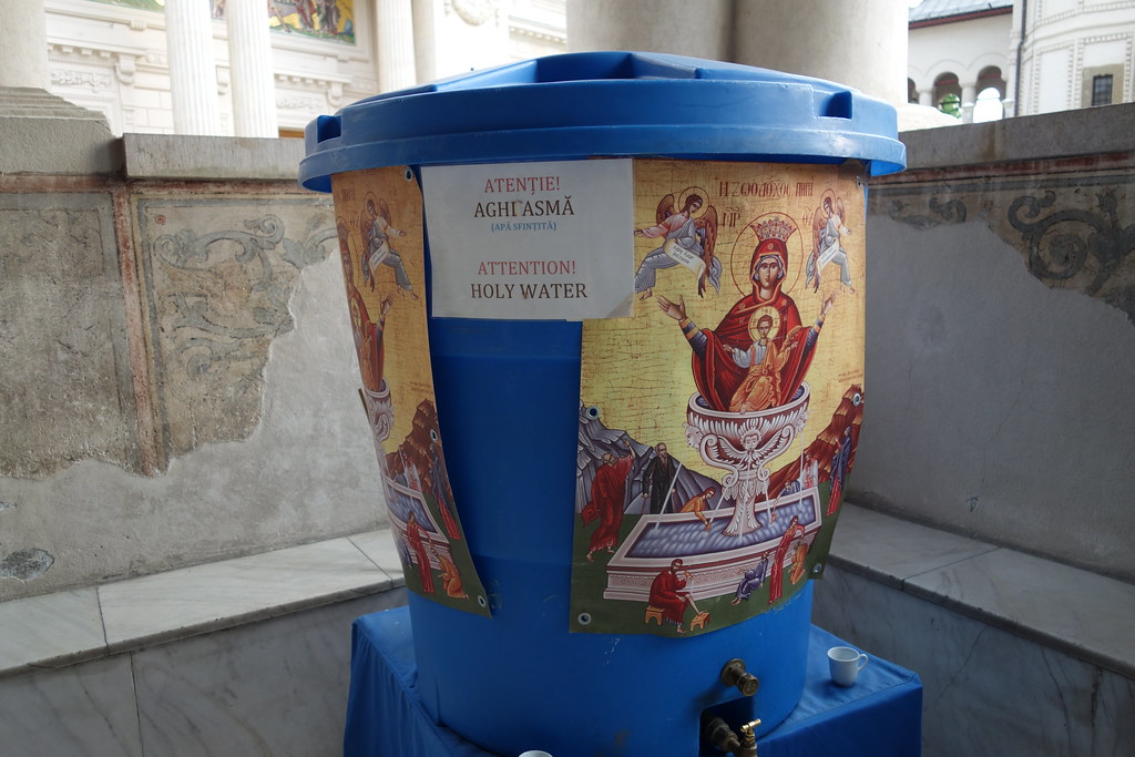 Cum este corect – agheazmă, aghiazmă sau agheasmă Cum este corect – agheazmă, aghiazmă sau agheasmă