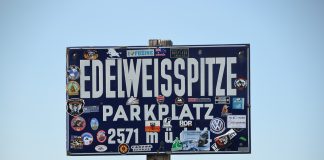 Cum este corect – acţibild sau abţibild