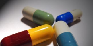 O problemă clasică de logică: care este pilula cu otravă? Pills