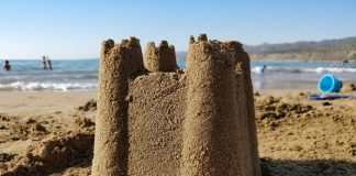 Problemă de matematică la plajă Sand Castle