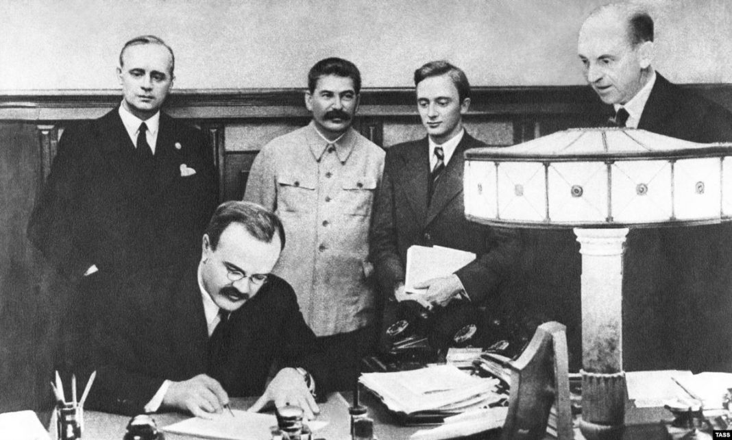 Pactul Ribbentrop-Molotov