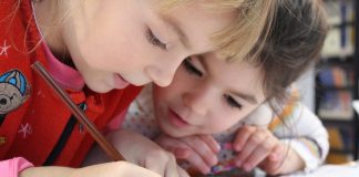 Cum este corect – clasa întâia sau clasa întâi