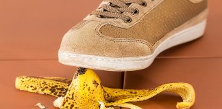 Cum este corect – hazarde sau hazarduri