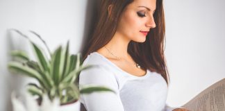 Cum este corect – doamna director/doamna directoare, doamna preşedintă/doamna preşedinte, doamna ministră/doamna ministru, doamna inginer/doamna ingineră etc.? Cum este corect – doamna director
