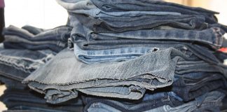 Cum au devenit jeanşii cel mai comun articol vestimentar?…O scurtă istorie a jeanşilor pereche de blugi