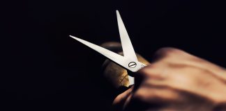 Cum este corect – foarfece sau foarfecă? Cum este corect – foarfece sau foarfecă