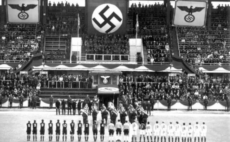 propagandă fascistă