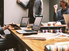 Cum este corect – servici sau serviciu