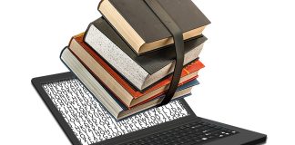 Este corectă structura lingvistică oameni cu expertiză? Este corectă structura lingvistică oameni cu expertiză