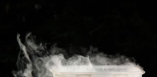 Curiozitate: ce rezultat obții când așezi o monedă pe gheață carbonică? Gheata carbonica