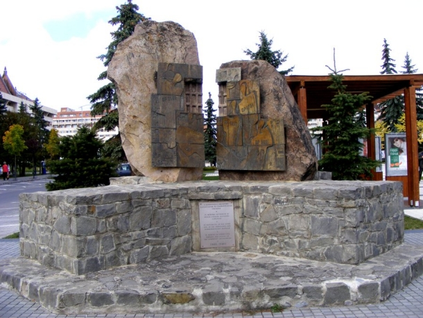 monumentul eroilor prigoniti miercurea ciuc