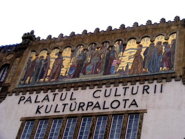 palatul culturii fresce targu mures