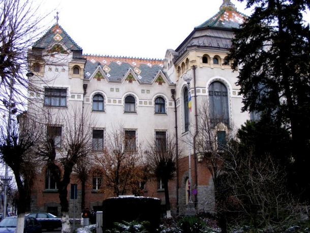 palatul prefecturii lateral tg mures