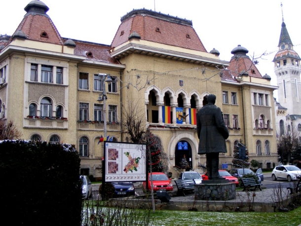 statuia primarului targu mures