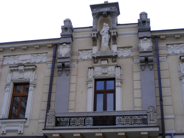 arhiepiscopia catolica iasi fecioara cu pruncul