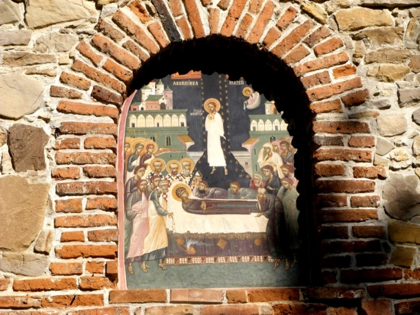 biserica borzesti fresca intrare