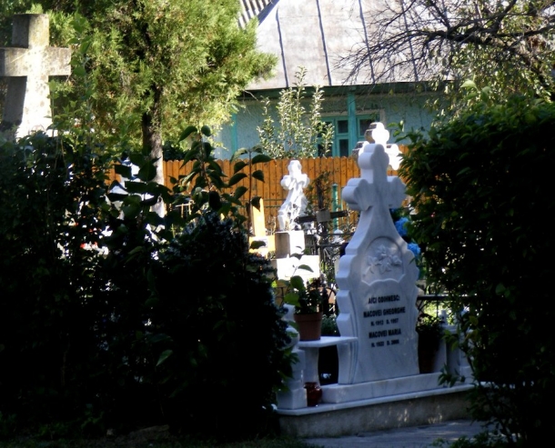 biserica borzesti mormant