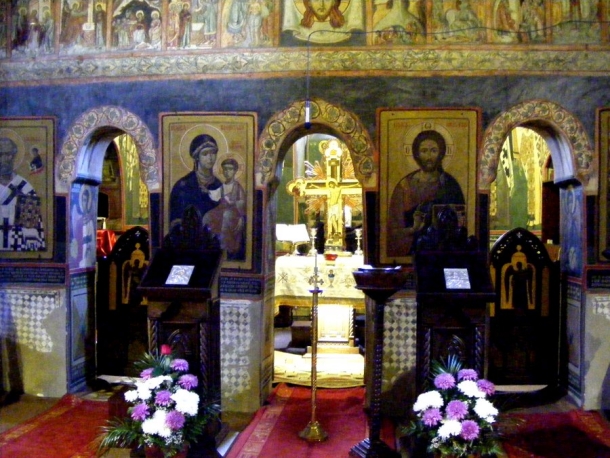 biserica borzesti naos