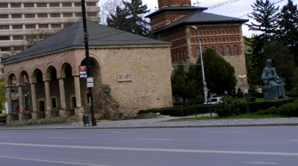 casa si statuia dosoftei