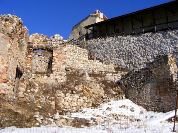 case cetatea rasnov