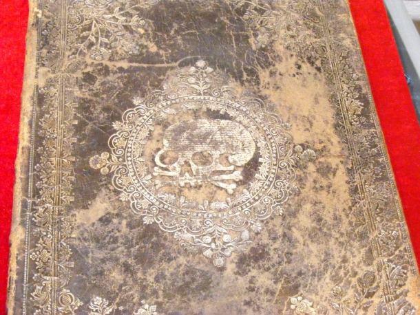 cetatea miko cap de mort