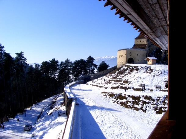 cetatea rasnov din turn