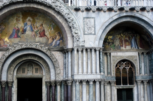 fresce si sculpturi bazilica san marco