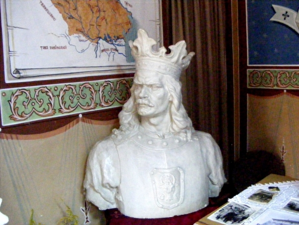 muzeu borzesti stefan cel mare bust alb