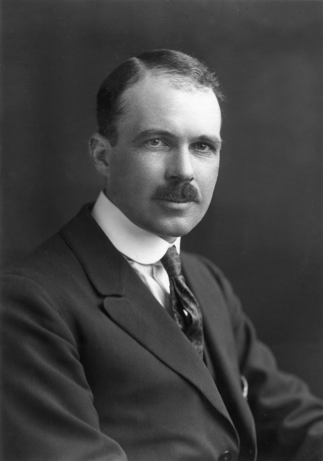 Sir William Lawrence Bragg, câştigător al Premiului Nobel