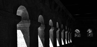 Sensul şi originea expresiei Fiat lux!