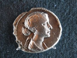 Sensul şi originea expresiei Nasul Cleopatrei