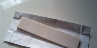 Guma de mestecat, o invenție străveche – de la rășina de molid la sutele de arome disponibile astăzi Guma de mestecat