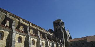 Abatia Vezelay: Obiective turistice Franta – Vezelay Abatia Vezelay