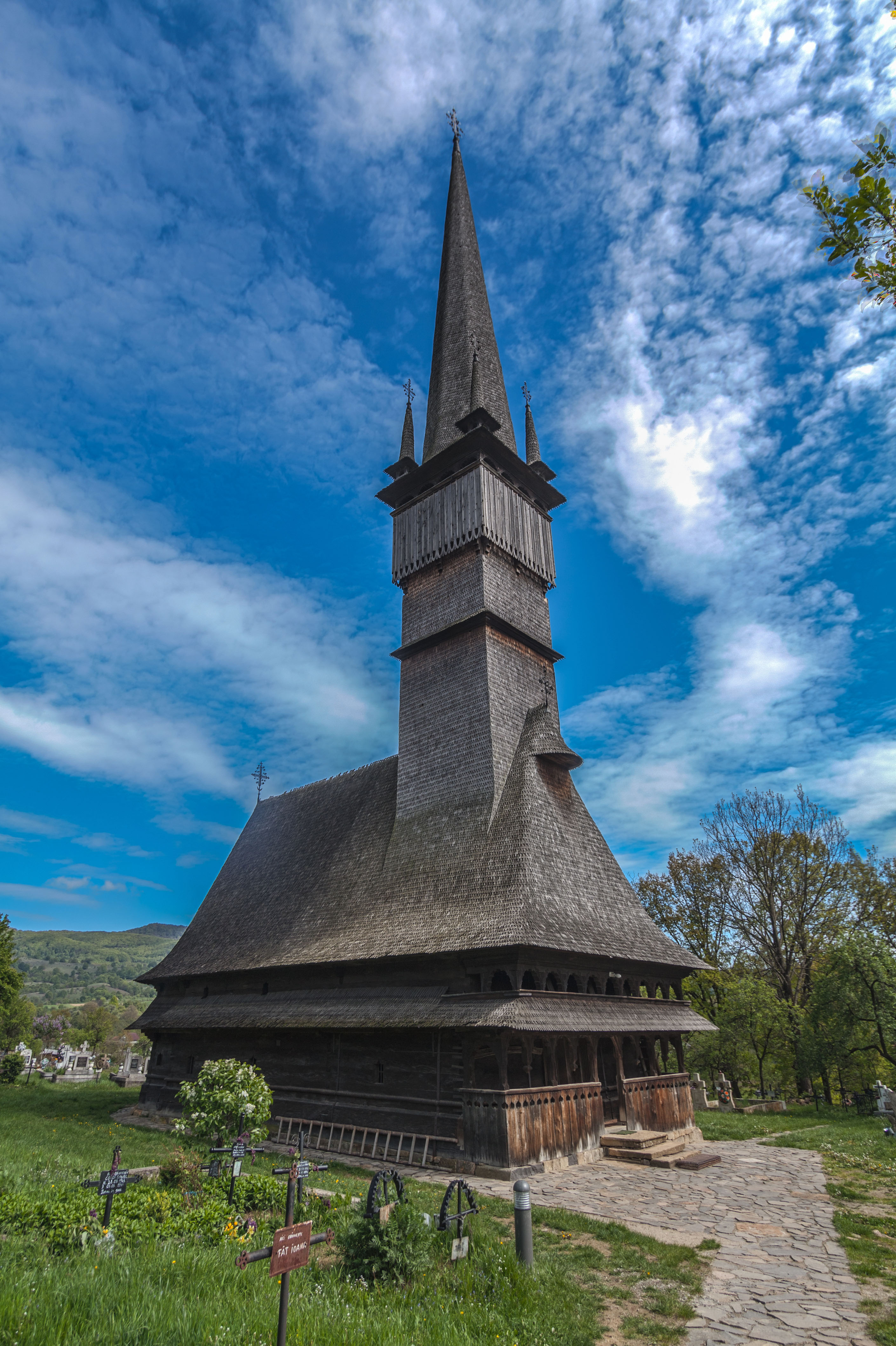 Biserica de lemn din Şurdeşti